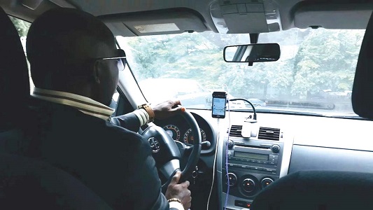Digital taxi drivers demand cancellation fee