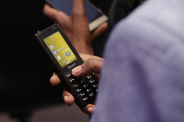 MTN instant messaging service Ikosora MTN 3G smart feature phone Rwanda
